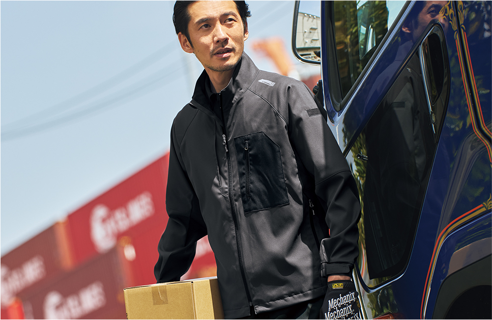 タウンユースな新型ユニフォーム