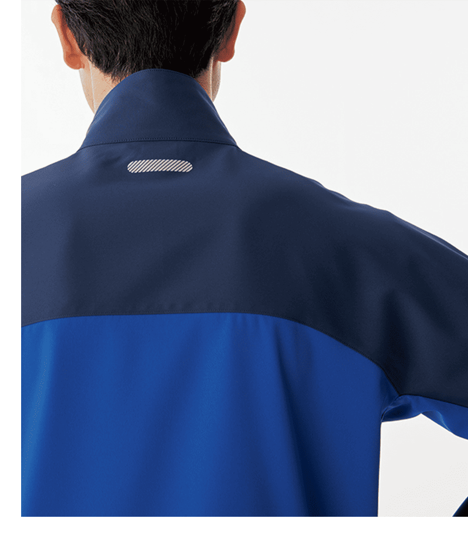 背中から袖にかけて効いたストレッチ。