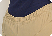 後ろ切り替えでしゃがんでも背中が出にくい