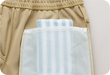 右前の内側には女性に優しい隠しポケット付き